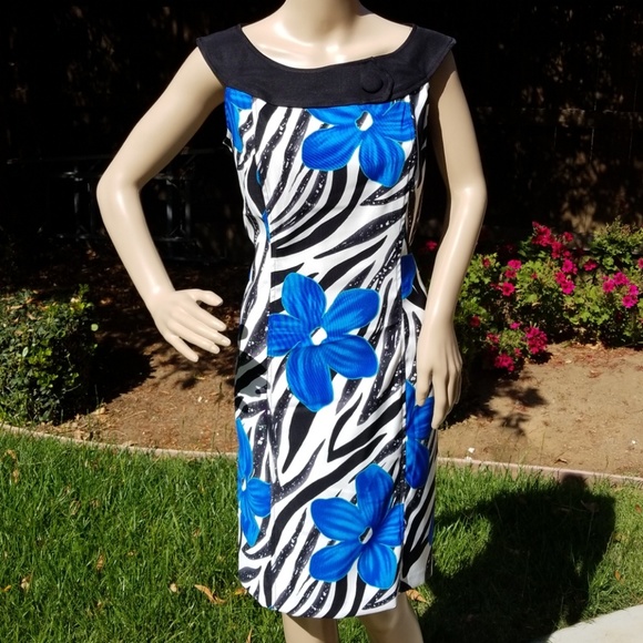 AGB Dresses & Skirts - AGB Dress with Blue Flowers